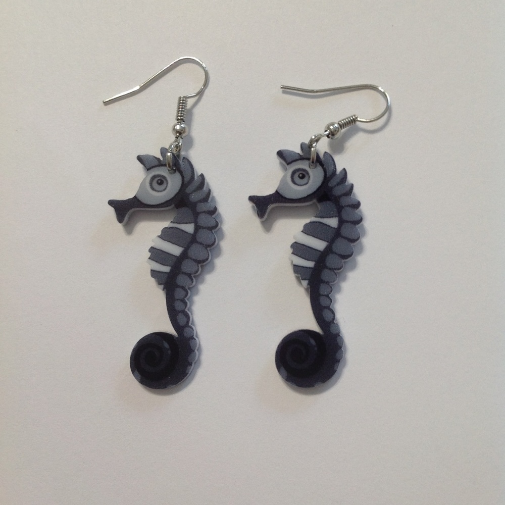 Adorable Seahorse earrings, never worn